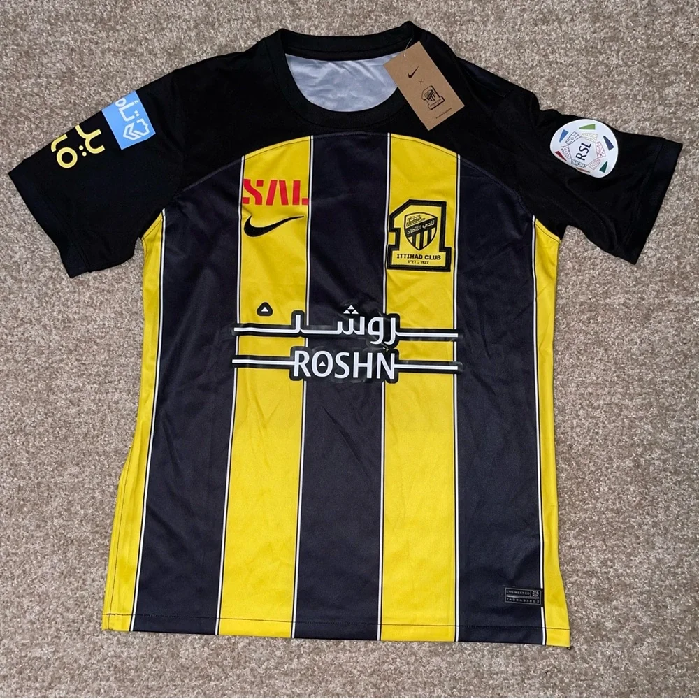 Nike Al Ittihad Benzema 2023/2024 Men’s Home Soccer Jersey🆕 - Picture 2 of 7